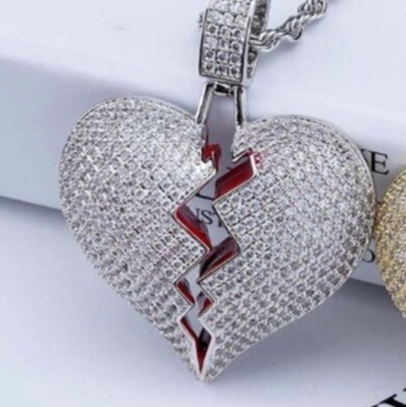 NWT Silver Heart Broken Iced Out Pendant Neckl… - Picture 9 of 11